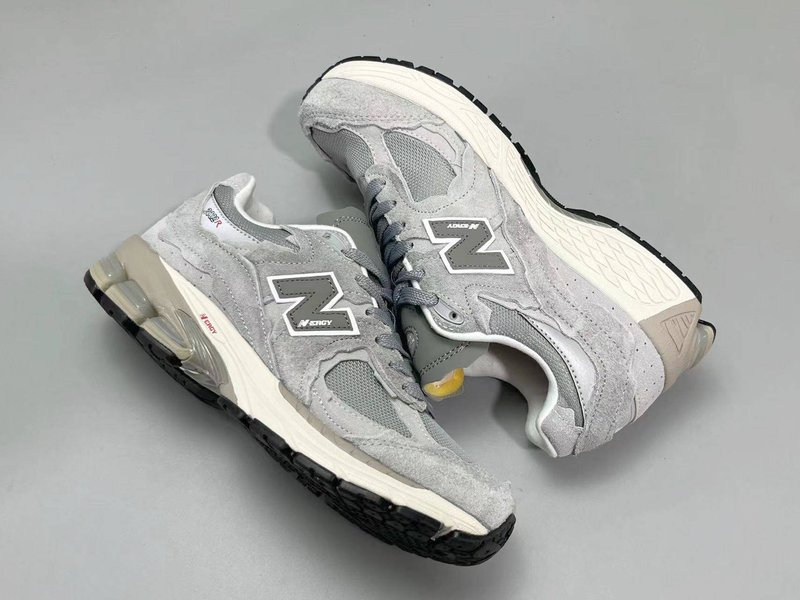 NB 2002R 해체 레트로 러닝화 001-279795