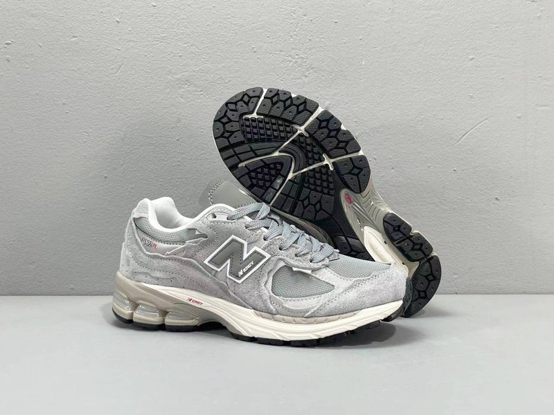 NB 2002R 해체 레트로 러닝화 001-279795