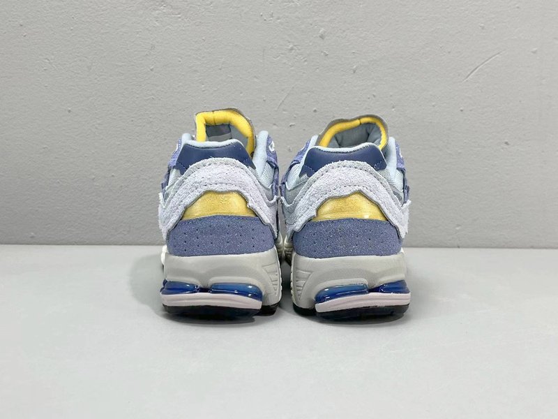 뉴발란스 디컨스트럭션 러닝화 001-279798