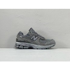 뉴발란스 2002R 디컨스트럭션 그레이 러닝화 001-279800