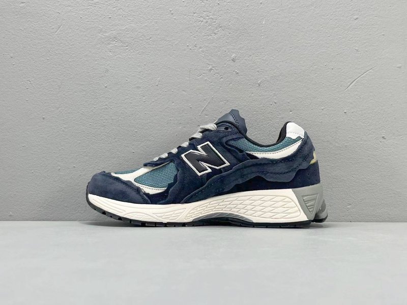 뉴발란스 2002R 해체 레트로 러닝화 001-279801