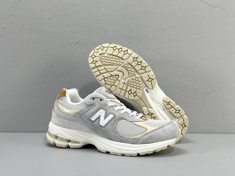 NB 2002R 미끄럼 방지 러닝화 001-279802