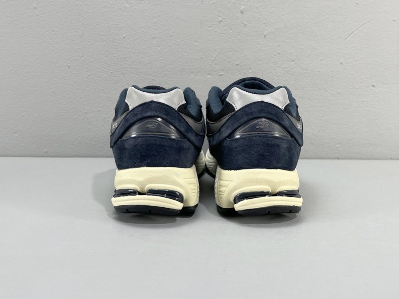 NB 2002R 남녀공용 운동화 001-279803