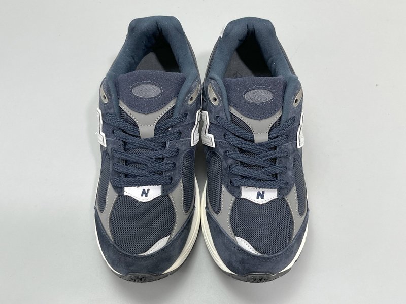 NB 2002R 남녀공용 운동화 001-279803