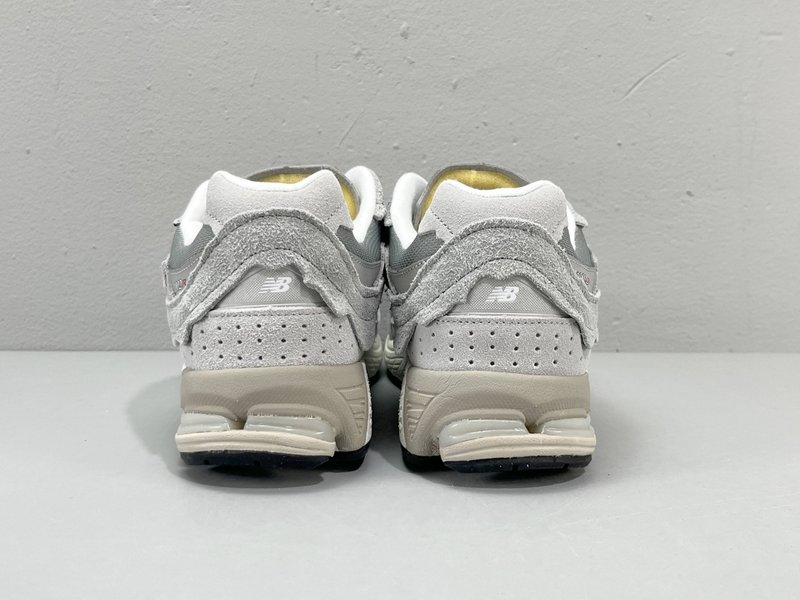 New Balance 2002R 로우탑 러닝화 001-279806
