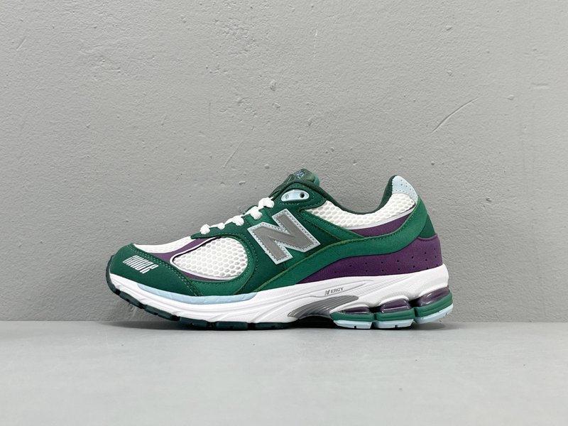 뉴발란스 2002R 로우탑 러닝화 001-279807