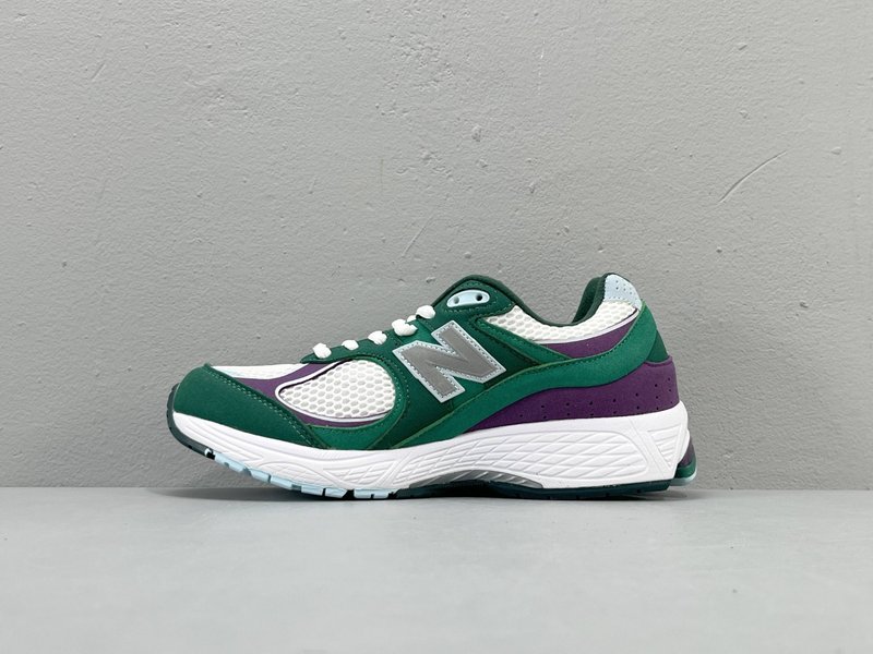 뉴발란스 2002R 로우탑 러닝화 001-279807
