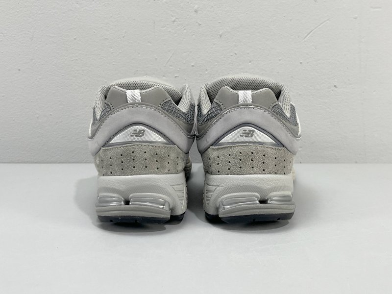 NB2002R 미드그레이 로우탑 러닝화 001-279811