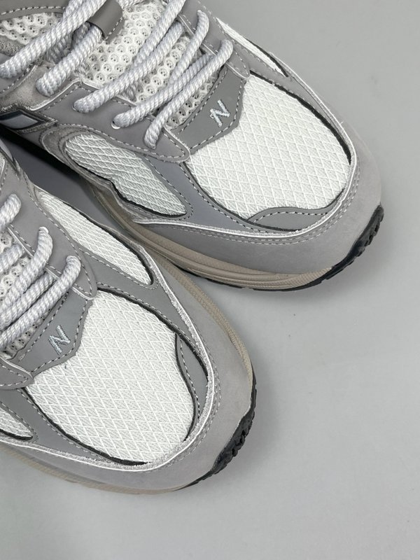 NB2002R 미드그레이 로우탑 러닝화 001-279811