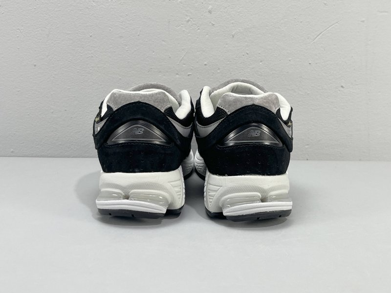 NB 블랙 그레이 실버 러닝화 001-279812