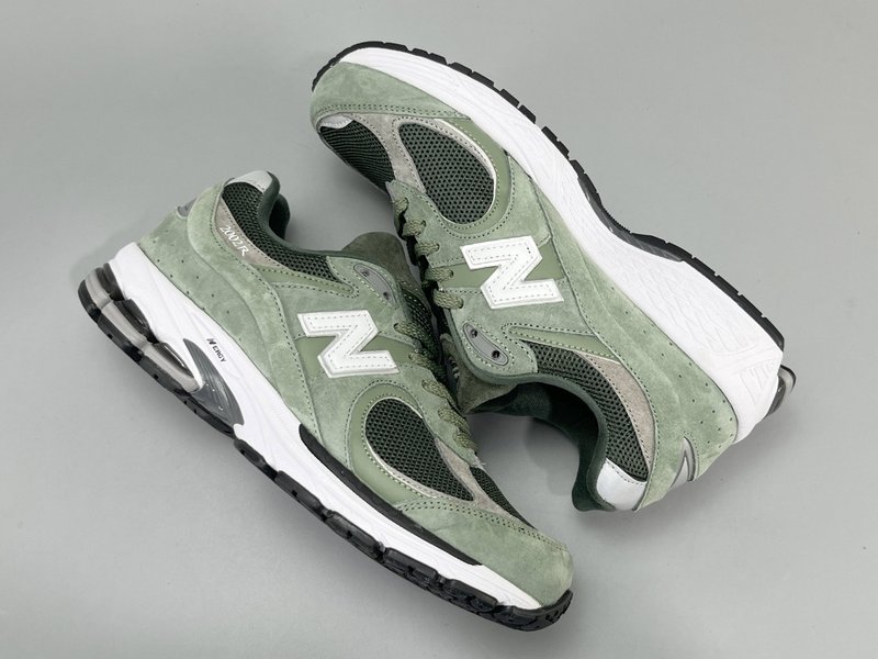 New Balance 2002R 로우탑 러닝화 001-279813