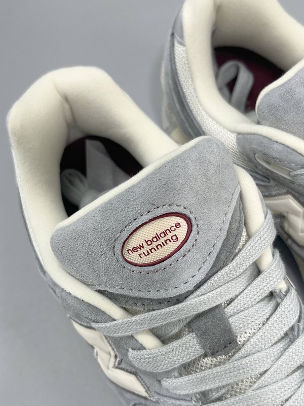 New Balance 레트로 운동화 연한 베이지 그레이 001-279816