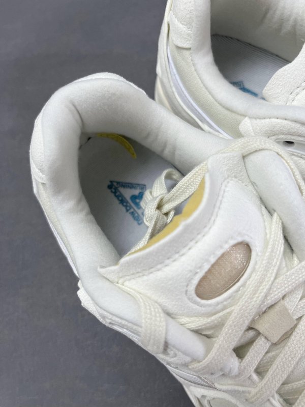 New Balance 디컨스트럭션 시솔트 화이트 스니커 001-279826