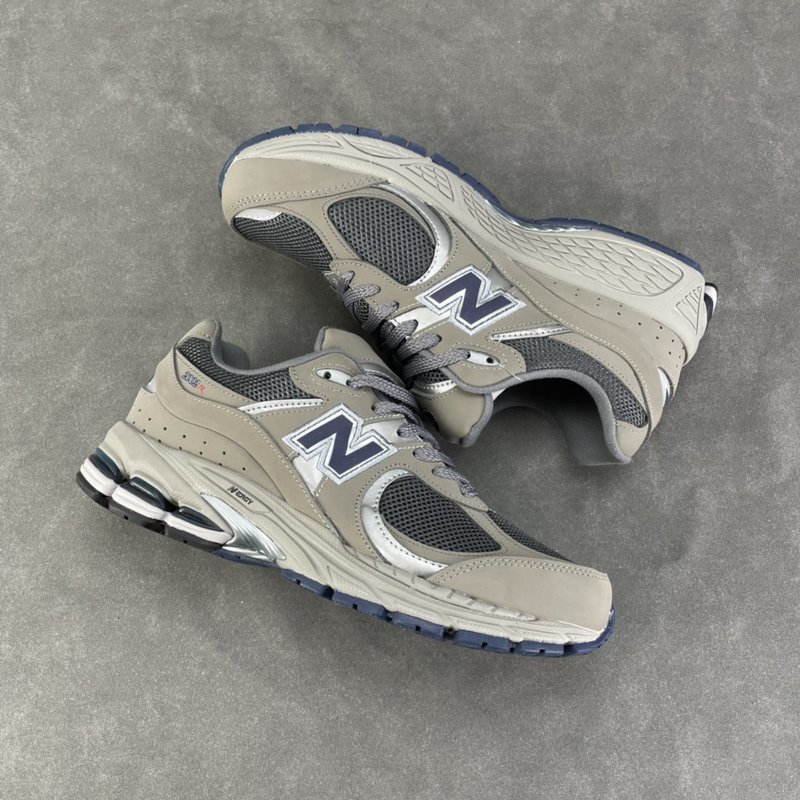 New Balance 2002R 클래식 그레이 001-279831