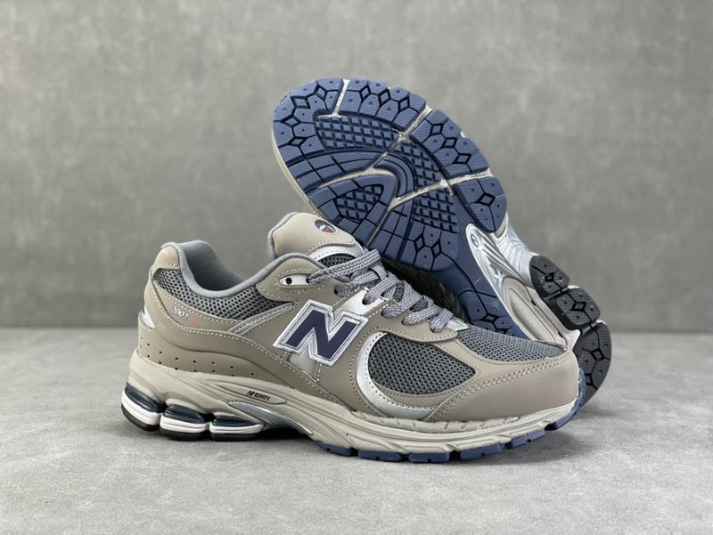 New Balance 2002R 클래식 그레이 001-279831