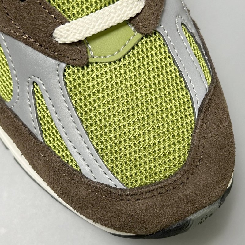 New Balance 991 V2 리버스 매치아 브라운 001-279834