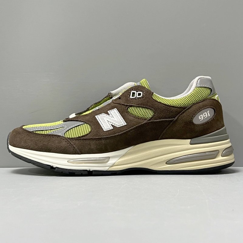 New Balance 991 V2 리버스 매치아 브라운 001-279834