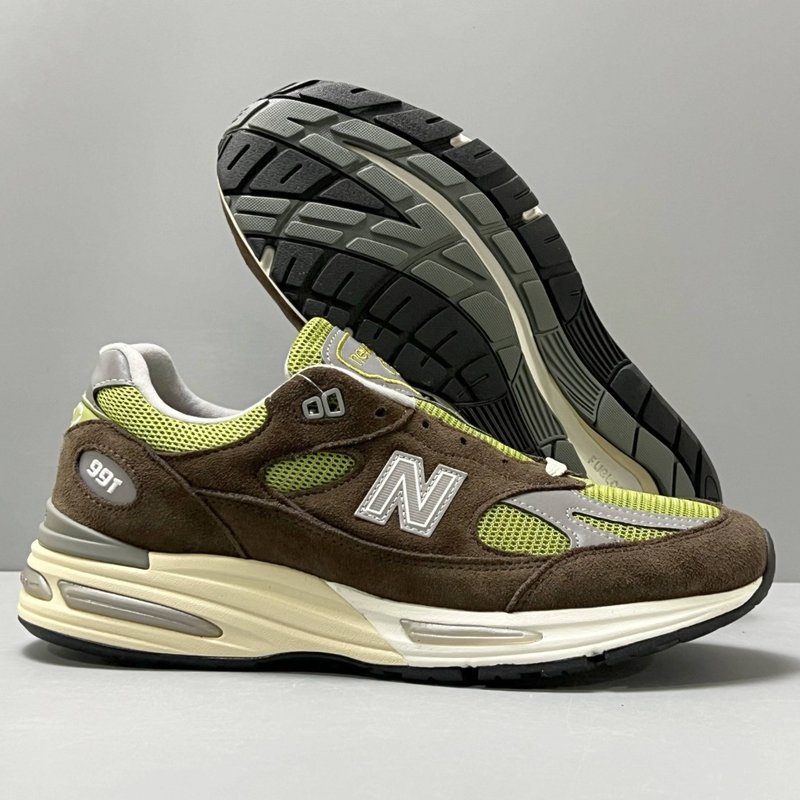 New Balance 991 V2 리버스 매치아 브라운 001-279834
