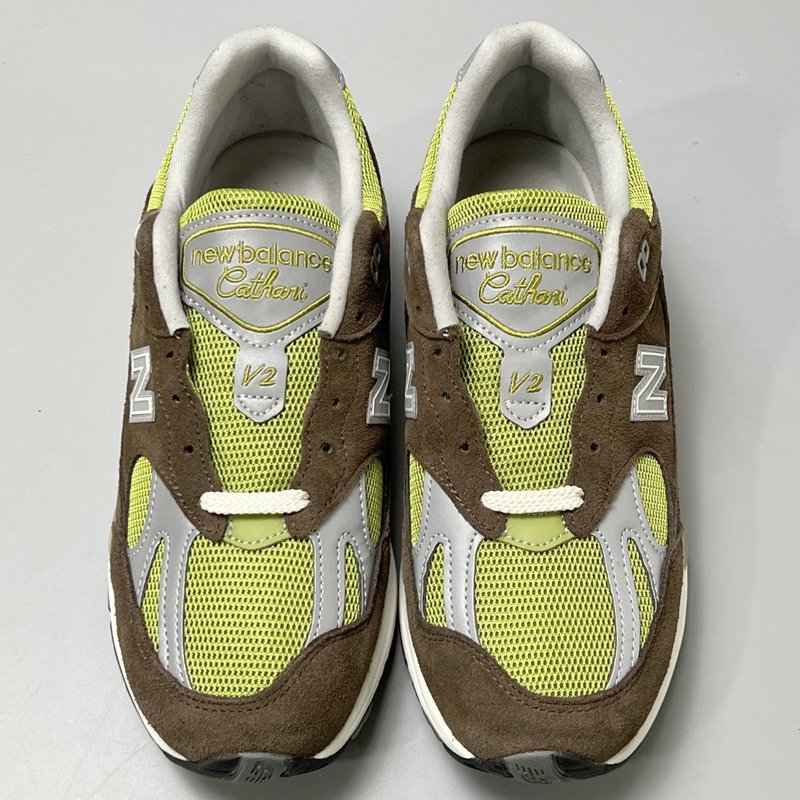 New Balance 991 V2 리버스 매치아 브라운 001-279834