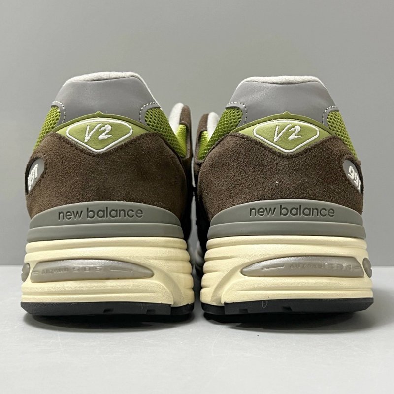 New Balance 991 V2 리버스 매치아 브라운 001-279834