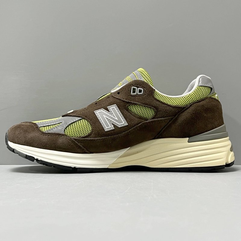New Balance 991 V2 리버스 매치아 브라운 001-279834