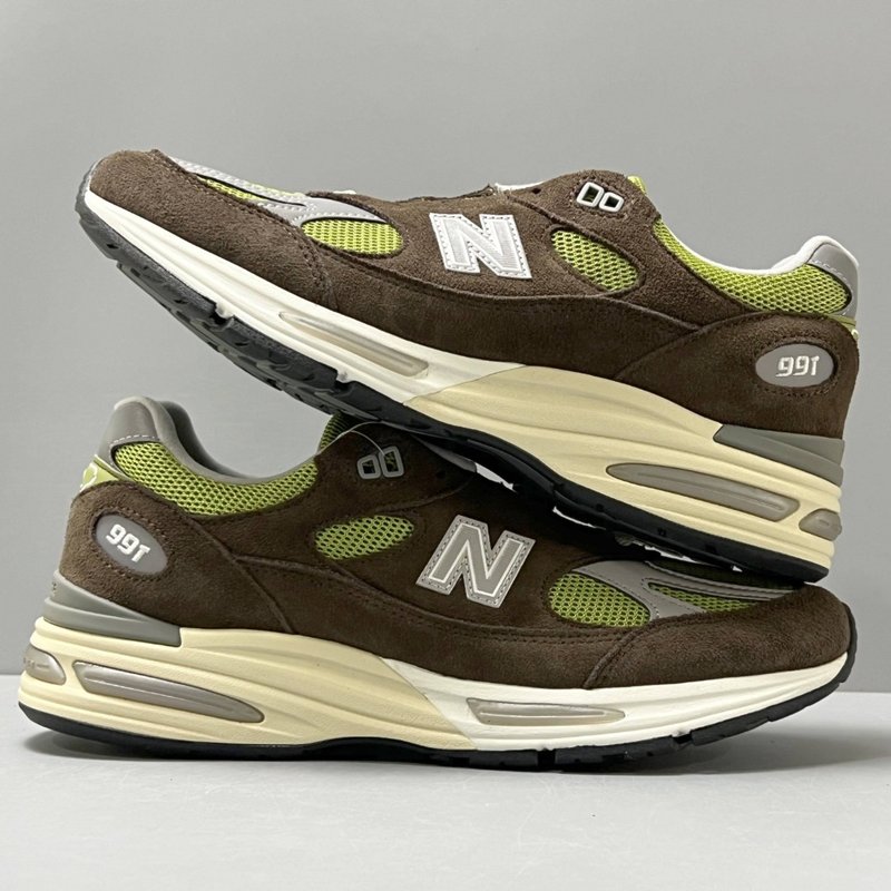 New Balance 991 V2 리버스 매치아 브라운 001-279834