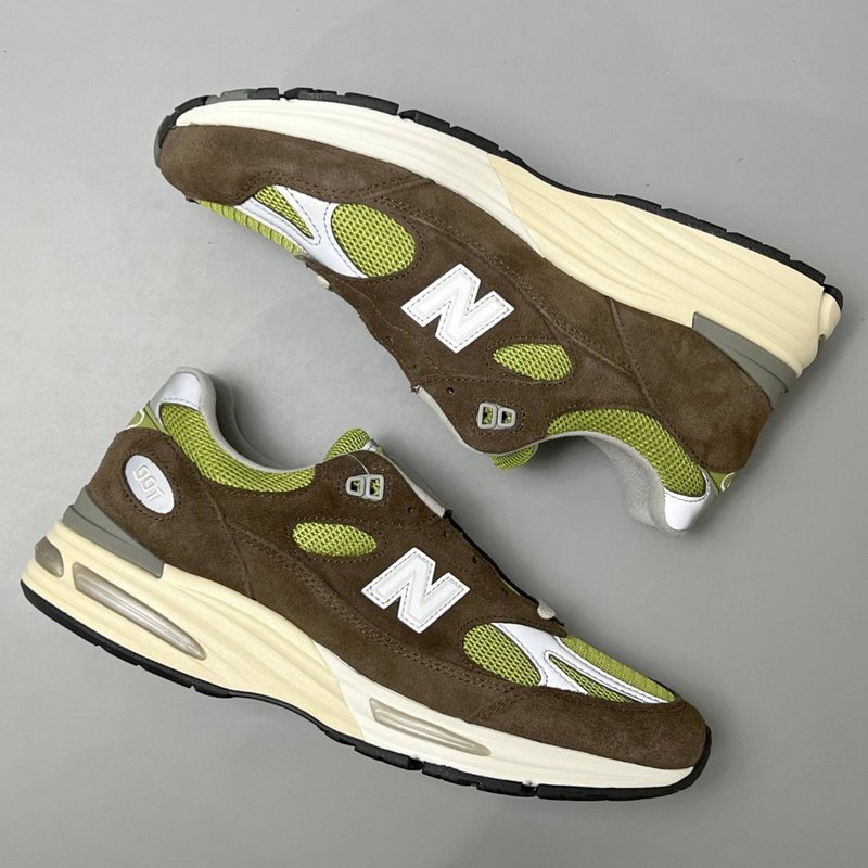 New Balance 991 V2 리버스 매치아 브라운 001-279834