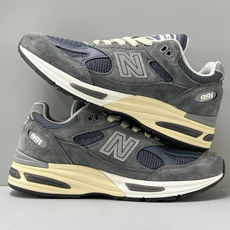 New Balance 991 V2 그레이 러닝화 001-279840