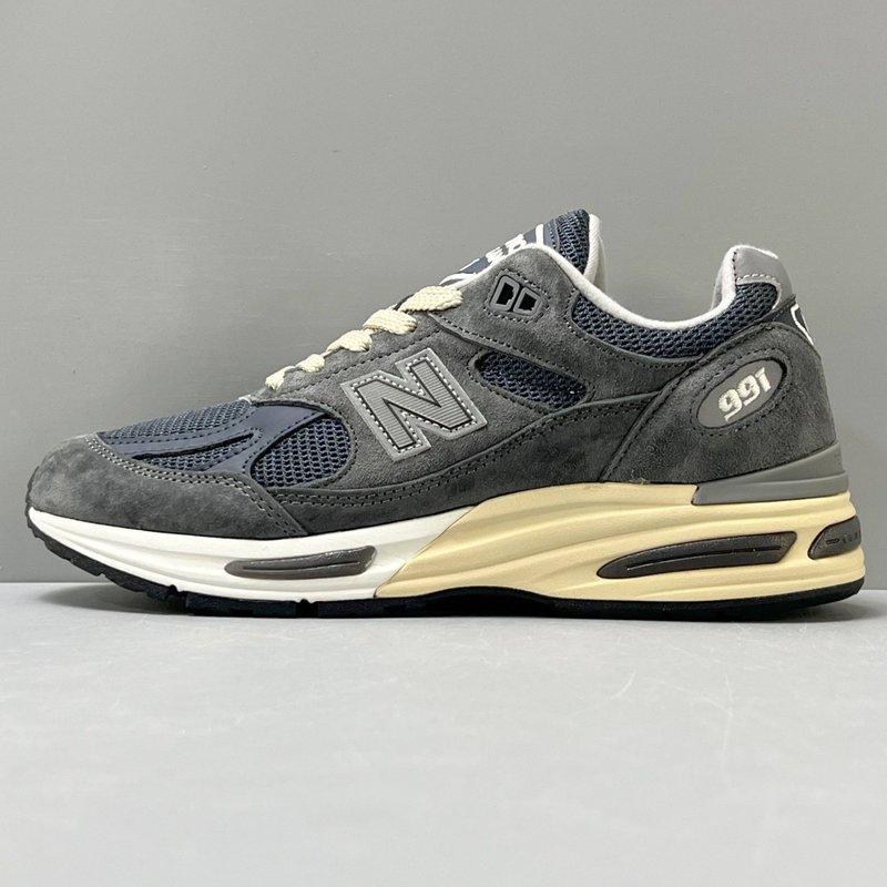 New Balance 991 V2 그레이 러닝화 001-279840