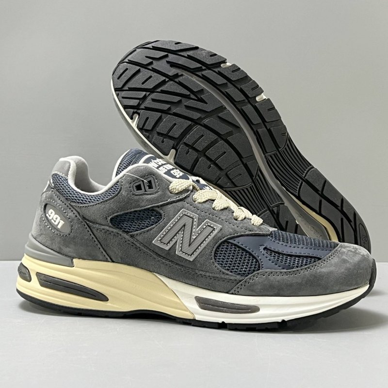 New Balance 991 V2 그레이 러닝화 001-279840