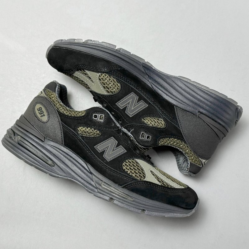 New Balance 스톤아일랜드 콜라보 레트로 러닝화 001-279847