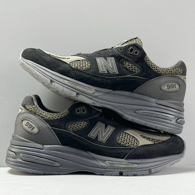 New Balance 스톤아일랜드 콜라보 레트로 러닝화 001-279847