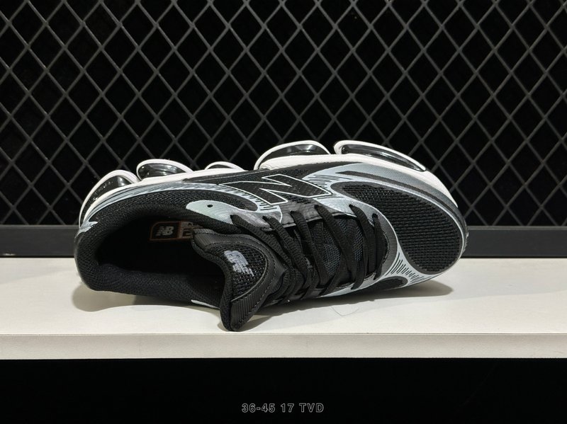 뉴발란스 NB2000 로우탑 캐주얼 러닝화 001-279874