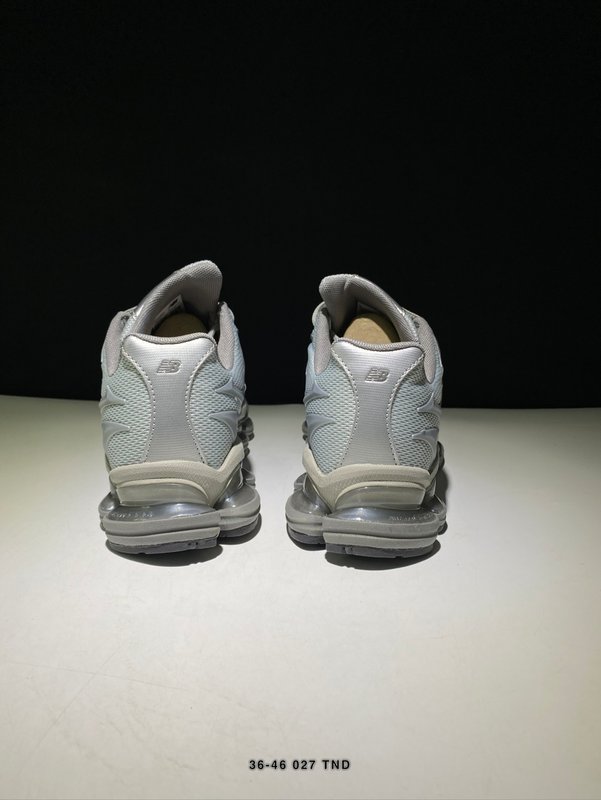 New Balance 2000 로우탑 캐주얼 러닝화 화 001-279875