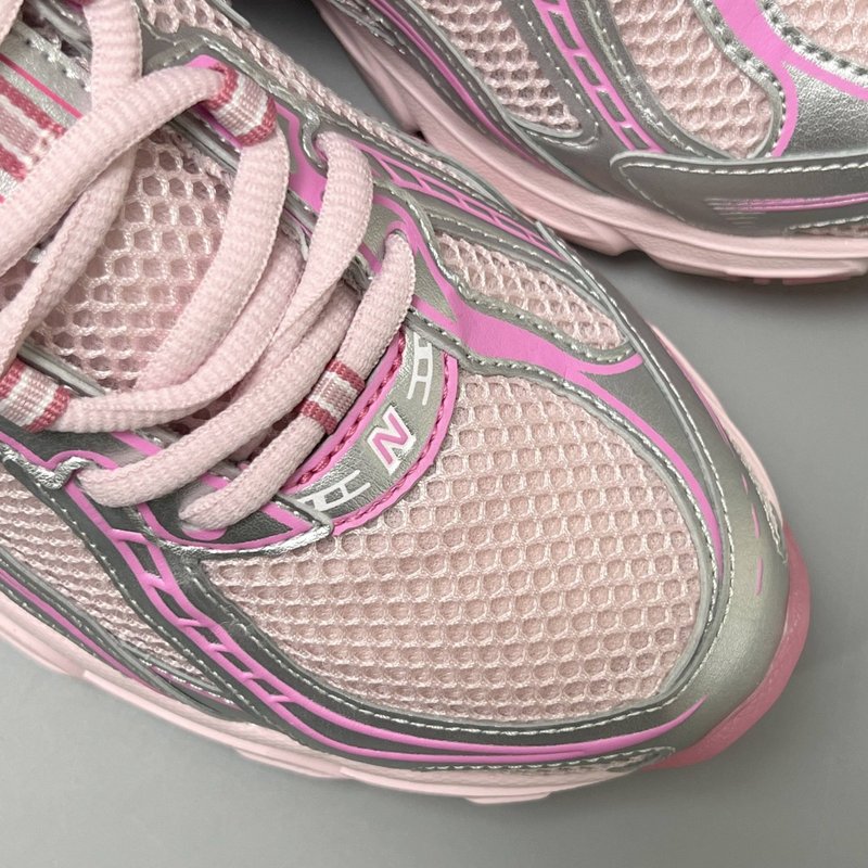 New Balance 여성용 핑크색 캐주얼 러닝화 001-279885