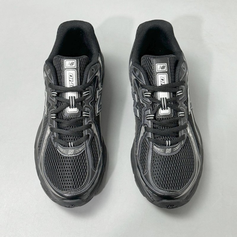 New Balance 남녀공용 로우탑 러닝화 001-279892