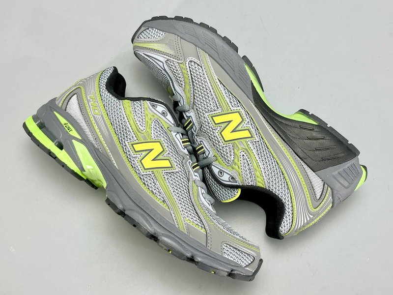 New Balance 740 쿠션 러닝화 001-279898