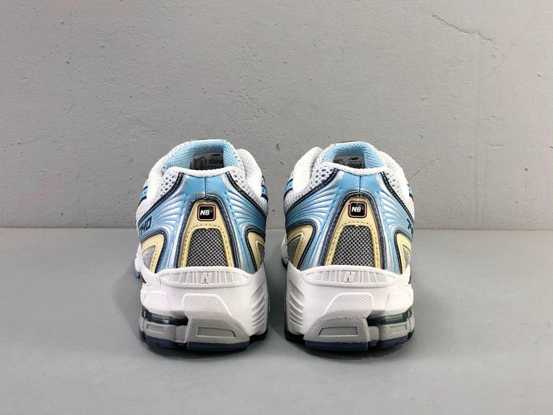 뉴발란스 NB740 쿠션 러닝화 001-279901