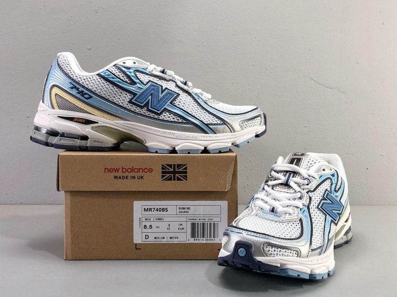 뉴발란스 NB740 쿠션 러닝화 001-279901