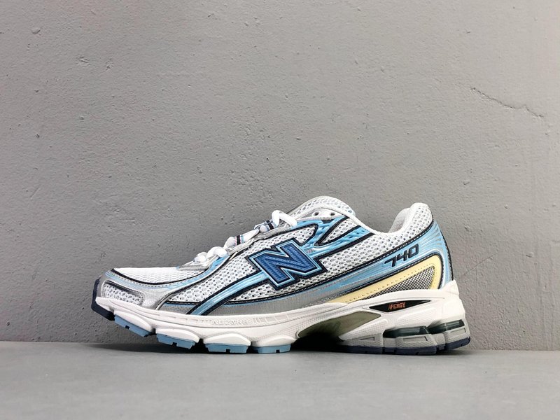 뉴발란스 NB740 쿠션 러닝화 001-279901