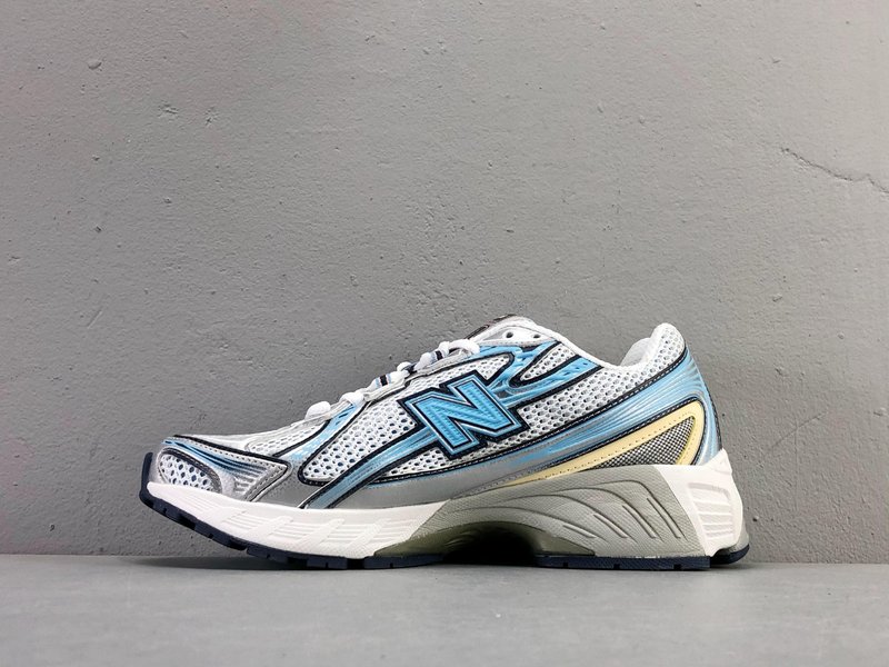 뉴발란스 NB740 쿠션 러닝화 001-279901