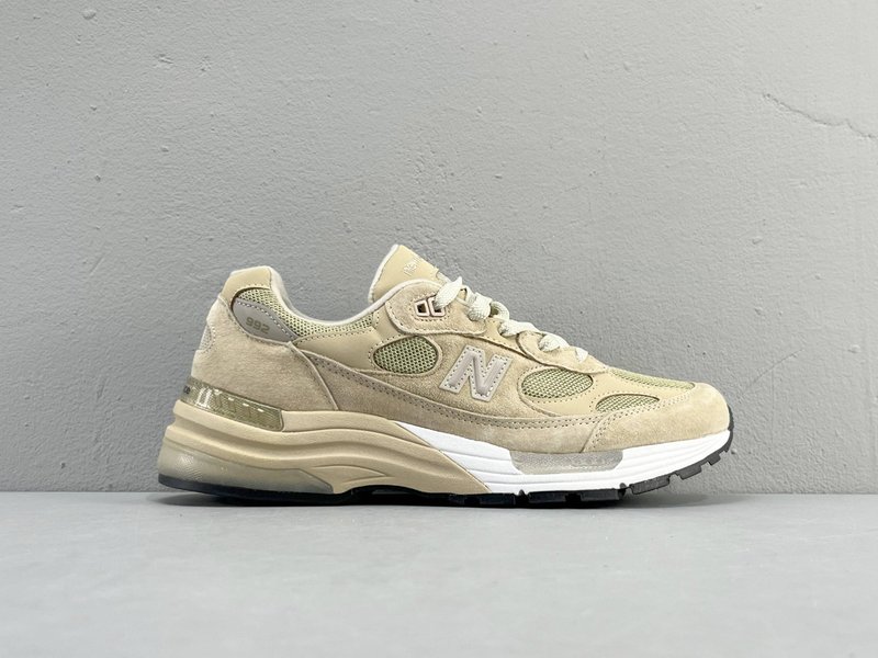 뉴발란스 NB992 레트로 저탑 러닝화 001-279918