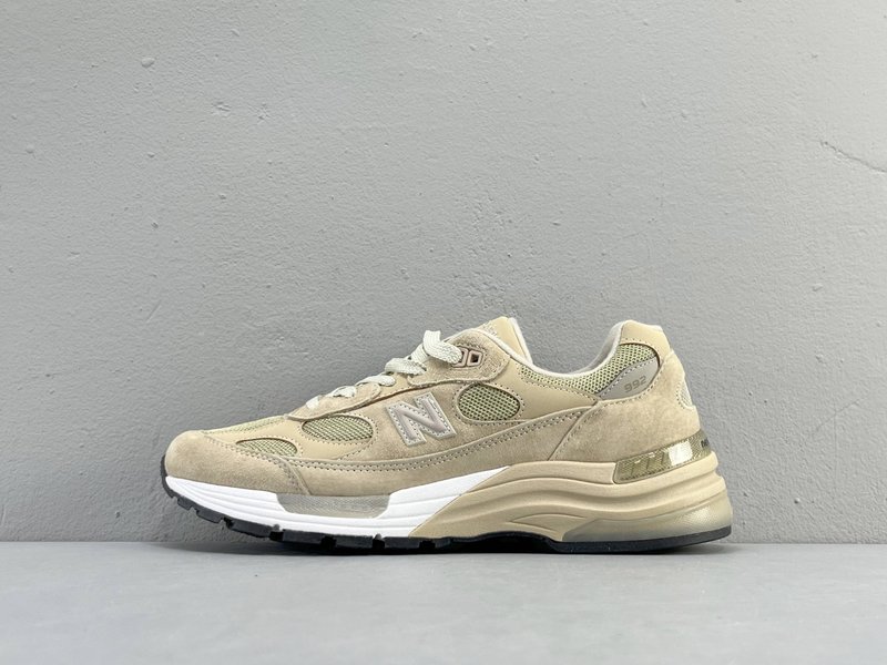 뉴발란스 NB992 레트로 저탑 러닝화 001-279918