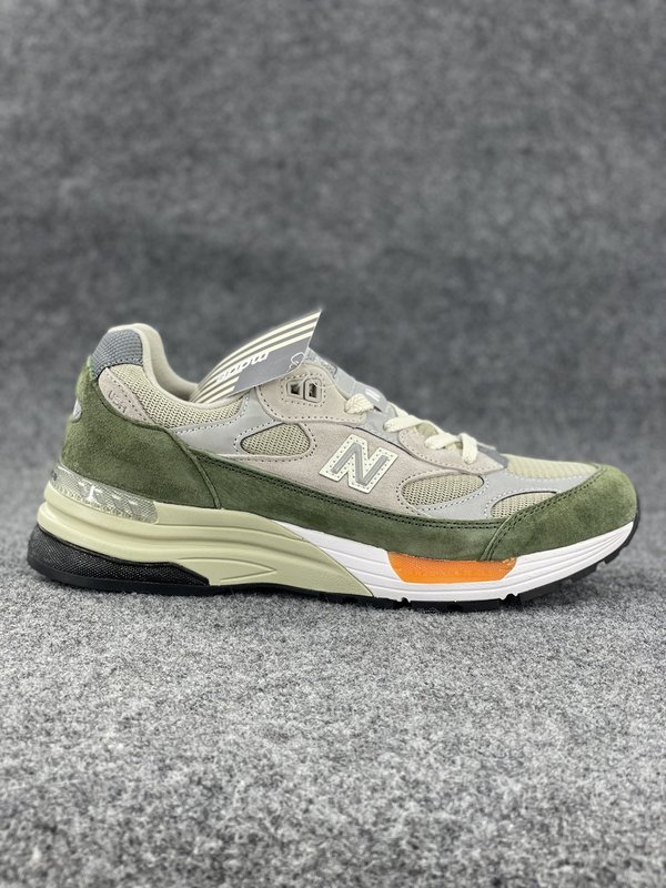 WTAPS x New Balance 992 실버그레이 001-279936