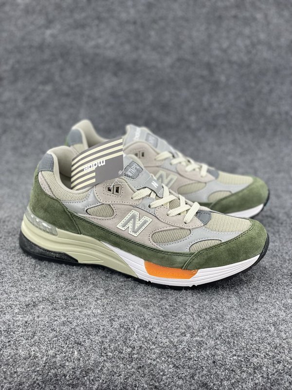 WTAPS x New Balance 992 실버그레이 001-279936