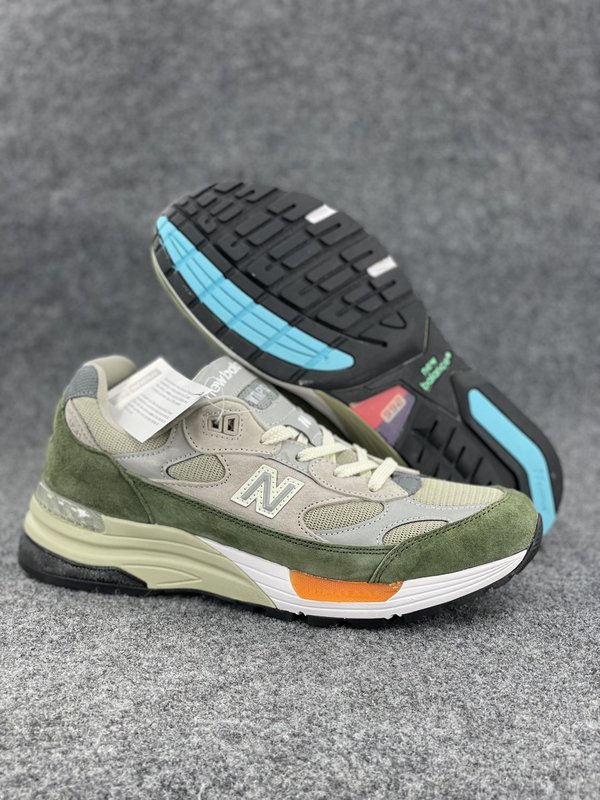 WTAPS x New Balance 992 실버그레이 001-279936