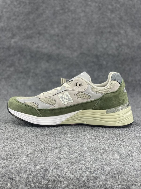 WTAPS x New Balance 992 실버그레이 001-279936