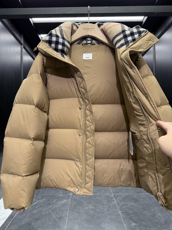 버버리 클래식 울 체크 칼라 나일론 다운 재킷 001-280099