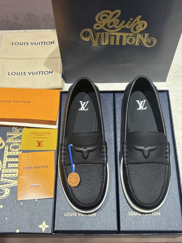 LV 스웨이드 송아지가죽 로퍼 001-280554