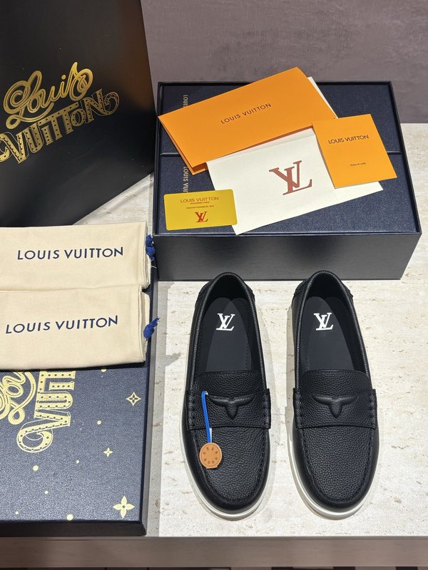 LV 스웨이드 송아지가죽 로퍼 001-280554